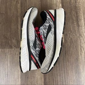 Brooks Women’s Ghost 11 Running Shoes 8.5 (B)
